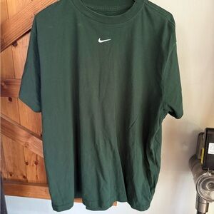 The Nike Tee Green Large